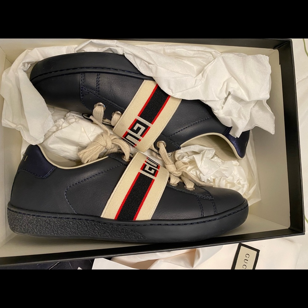 *** SOLD ***Boys Gucci Shoes Size 31